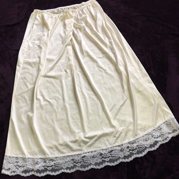Vintage Women’s Lace Half Slip Ivory Antron Nylon Made in USA Size 26W-28W - Picture 1 of 6